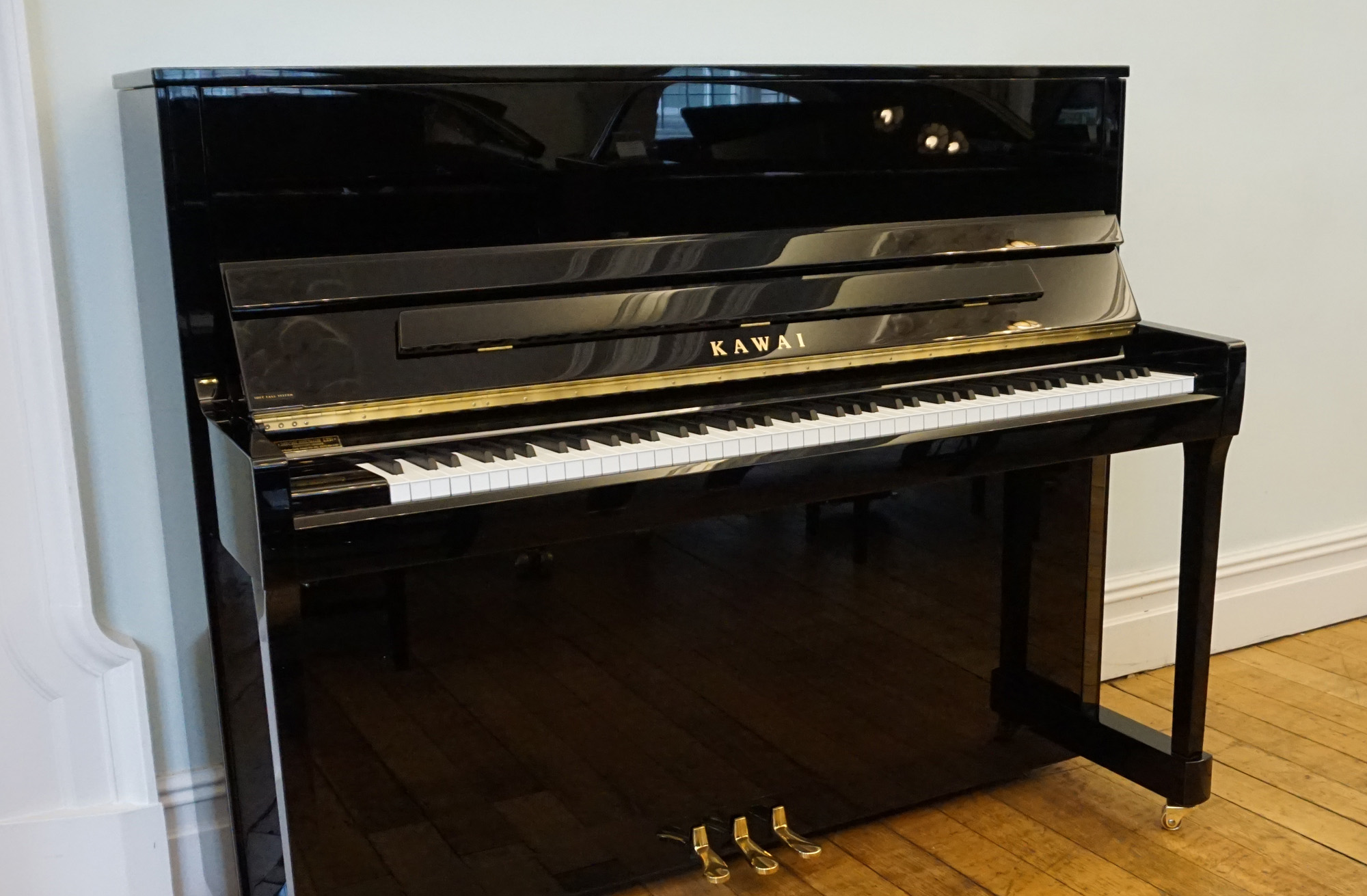 Pre-Owned Kawai K-300 In Polished Ebony 