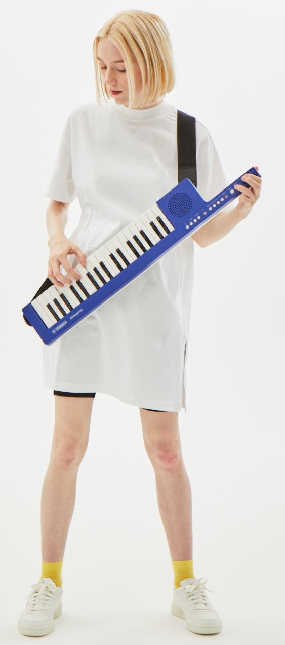 Yamaha SHS300 Sonogenic Keytar Package in blue with strap Yamaha