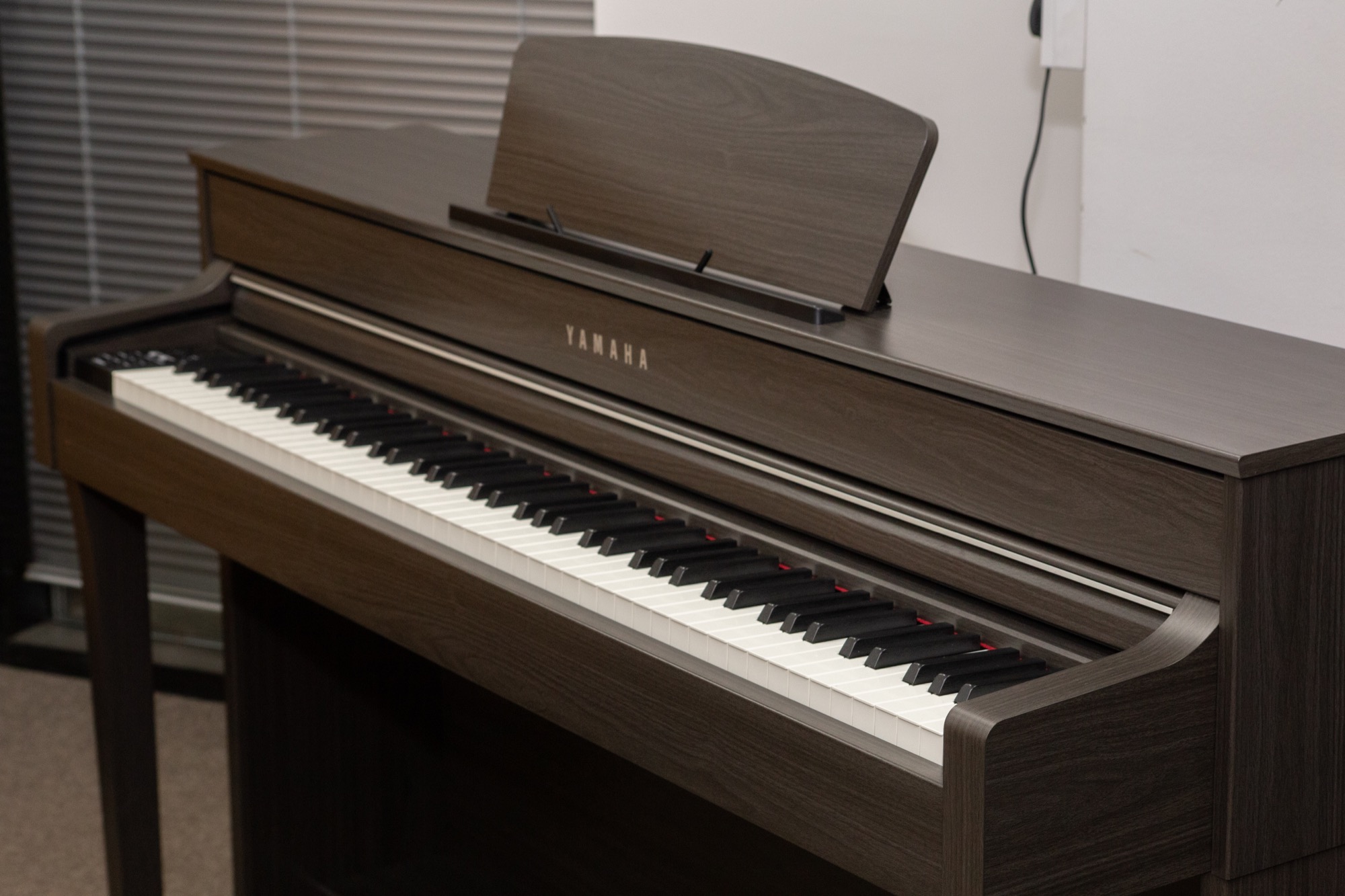 Yamaha ExDemo CLP635 Clavinova Digital Piano In Dark Walnut finish