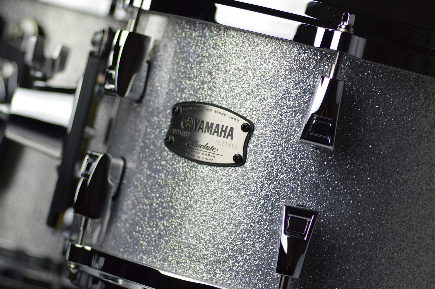 Yamaha Absolute Hybrid Maple Jazz Drum Set In Silver Sparkle Finish