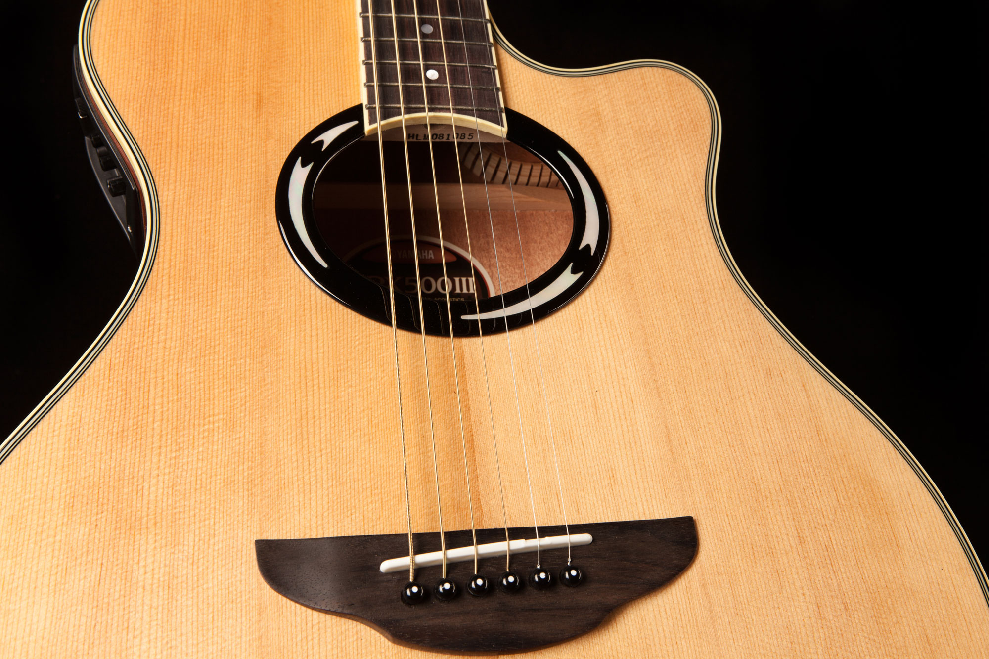Yamaha APX500 MkIII ElectroAcoustic Guitar In Natural Finish Yamaha
