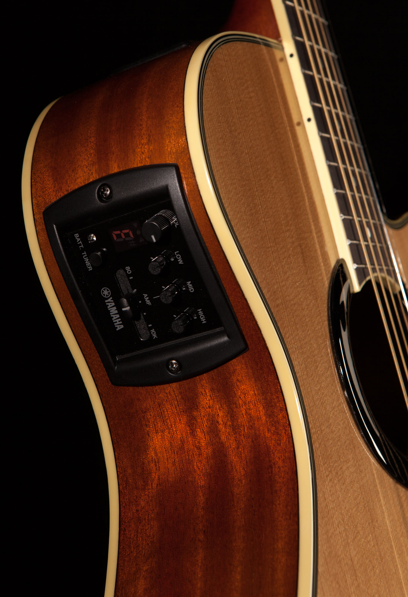 Yamaha APX500 MkIII ElectroAcoustic Guitar In Natural Finish Yamaha