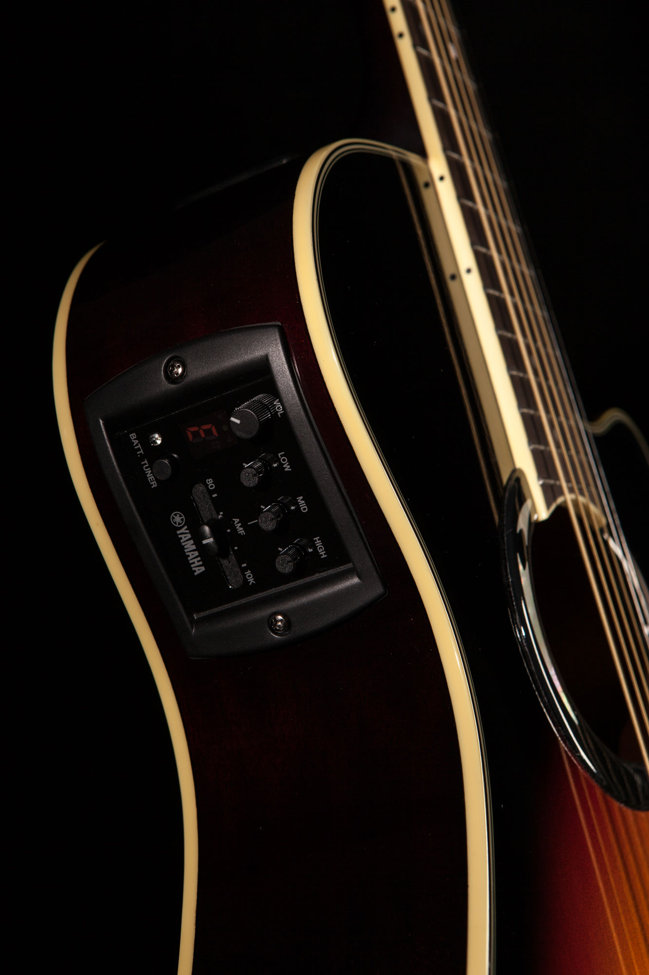Yamaha APX500 MkIII ElectroAcoustic Guitar In Vintage Sunburst Finish