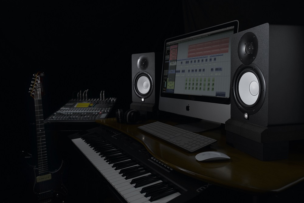 yamaha hs8 black
