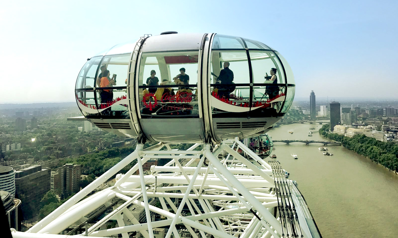 Yamaha Music London holds a guitar lesson on the London Eye with pupils from St George's Cathedral Catholic Primary School