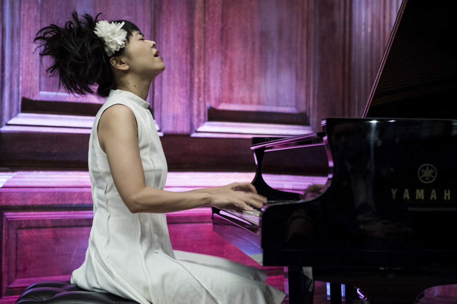 Photo of pianist Hiromi performing at Yamaha Music London