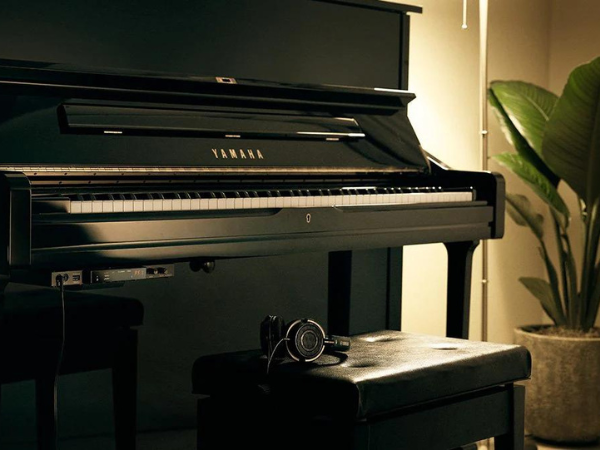 Silent Upright Pianos
