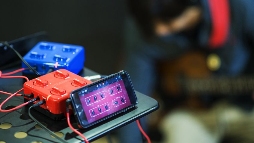 Photo of a SessionCake recording into an iPad app