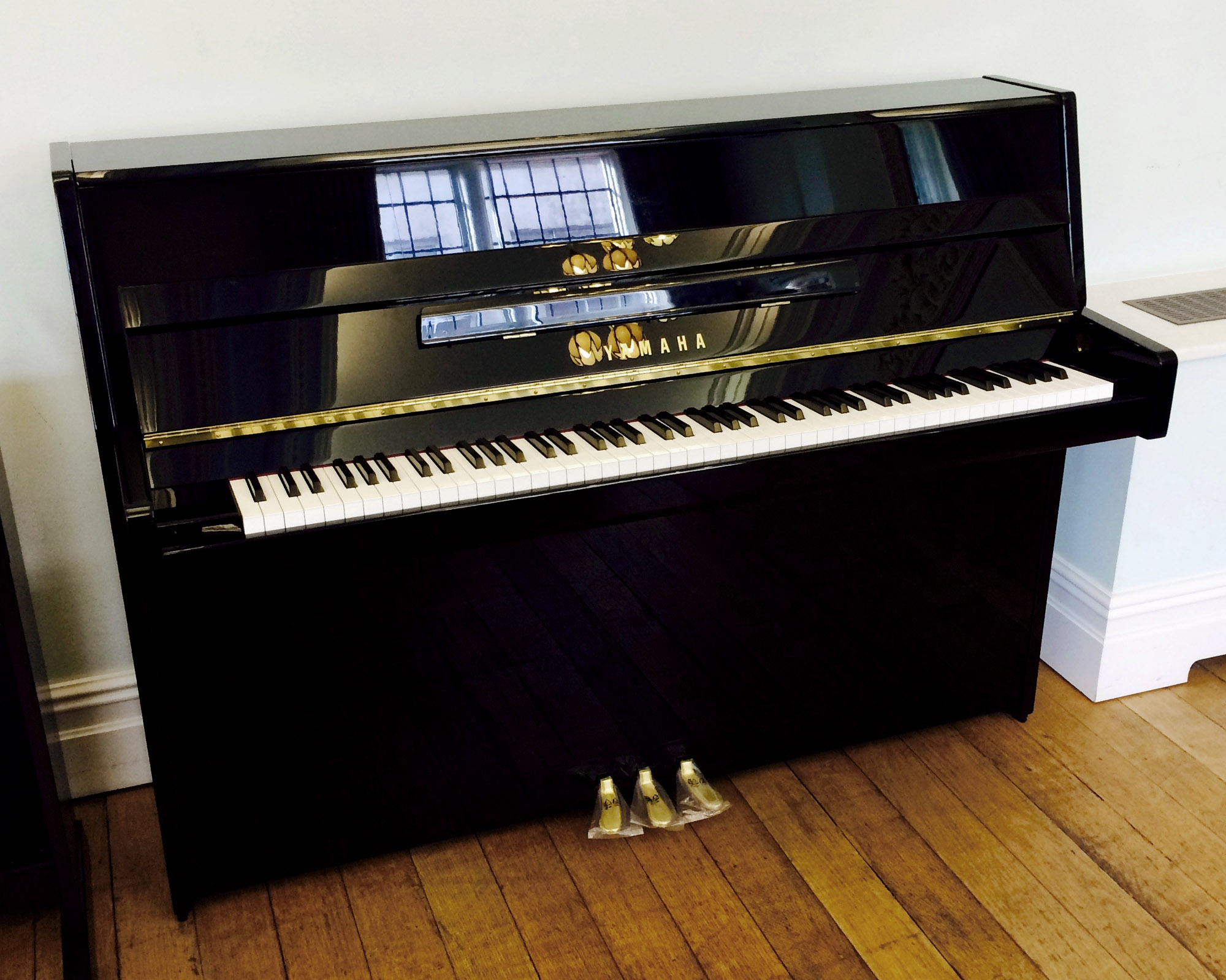 yamaha ex-demonstration b1 upright piano